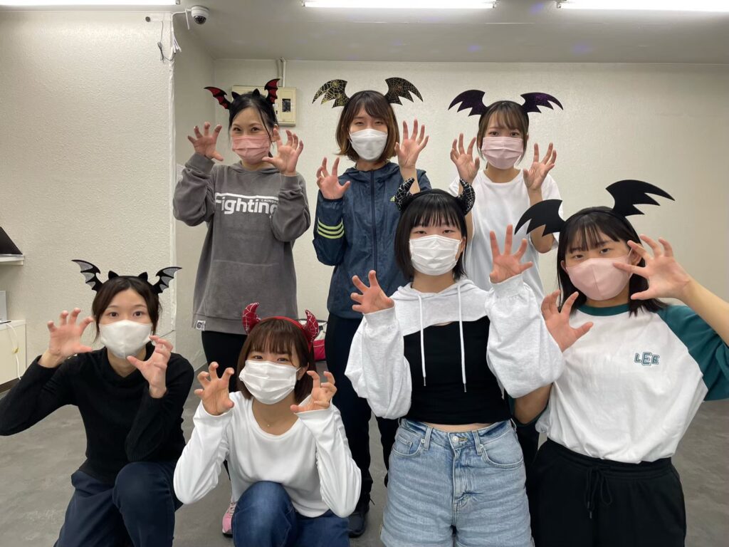 天王寺の大阪ダンススクール初心者向けK-POPクラスのアットホームな様子